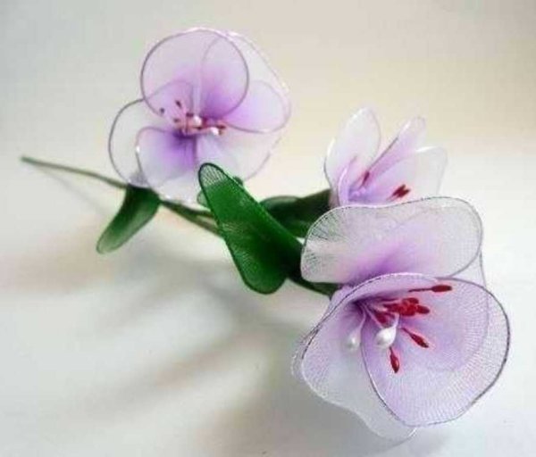 Цветы из капрона и проволоки