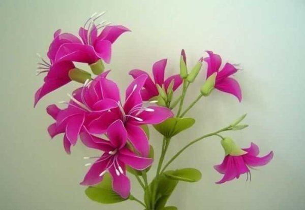 Цветы из проволоки икопрона