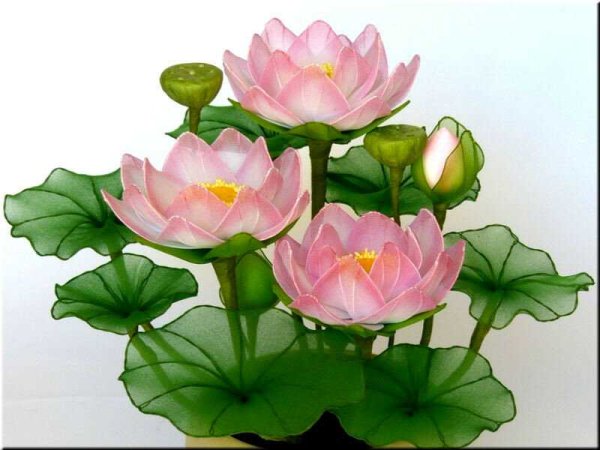 Композиции из капрона и проволоки