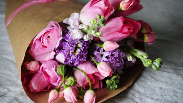 Зайчик с цветами