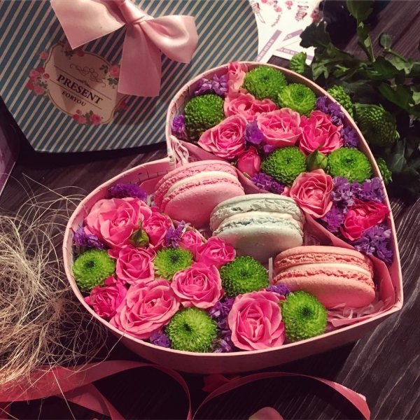 Сладости с цветами