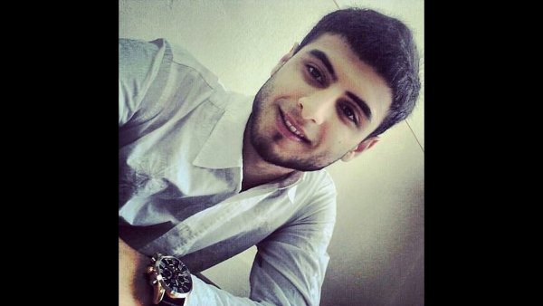 Кавказские девушки с цветами