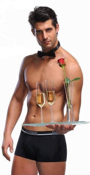 Брэд Питт с цветами