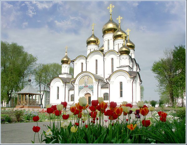 Цветы в храме