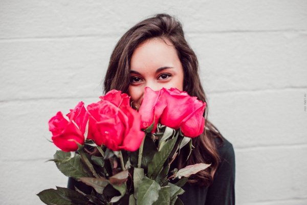 Девушка с розой