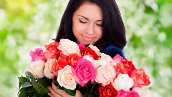 Женщина с цветами