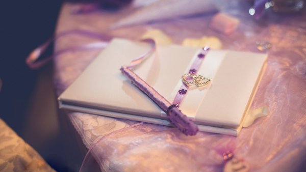 Красивый блокнот на столе