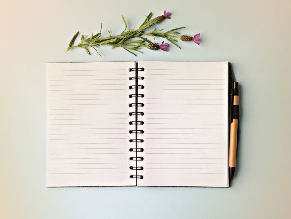 Блокнот красивый открытый