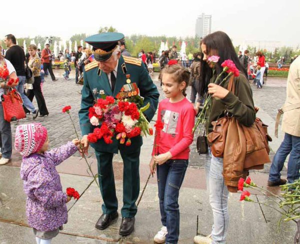 День Победы ветераны и дети