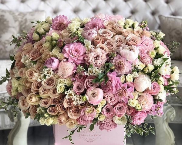 Красивый стильный букет