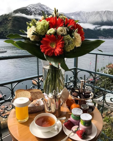 Кофе и пирожное