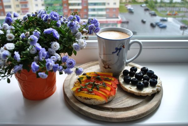 Ромашки круассаны завтрак