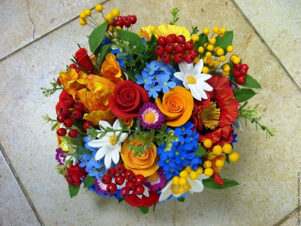 Букет разных роз