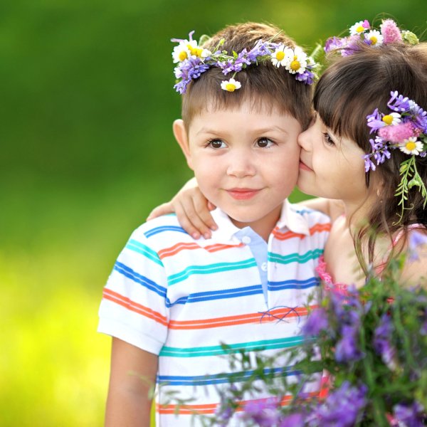 С днём братьев и сестёр открытки