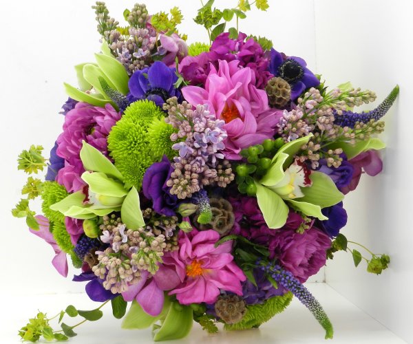 Сборный букет с сиренью