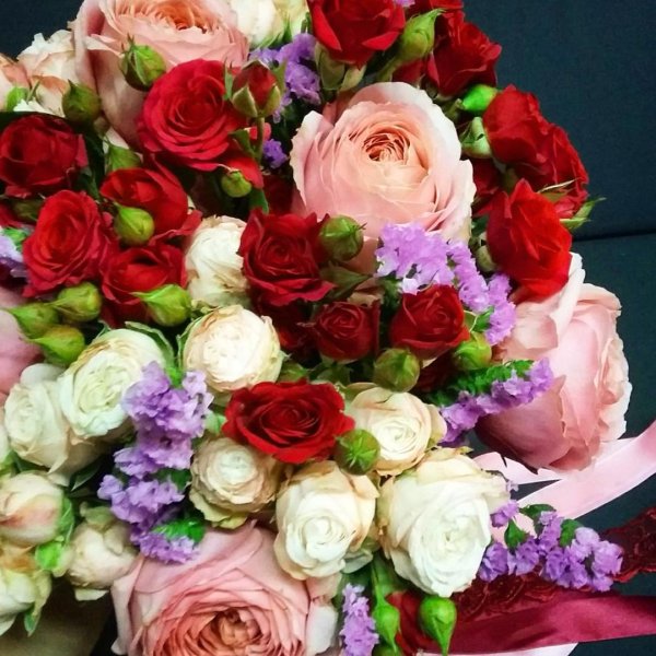 Красивый букет роз