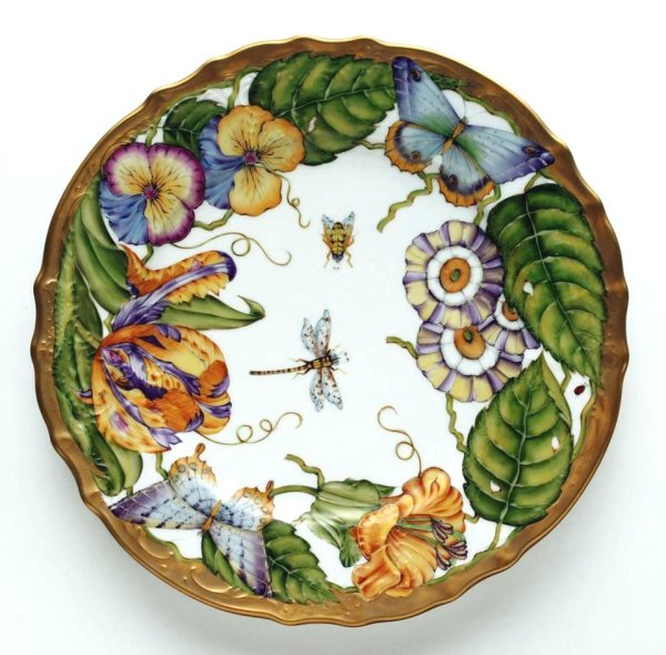 Тарелки с лепниной