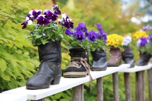 Цветники из обуви