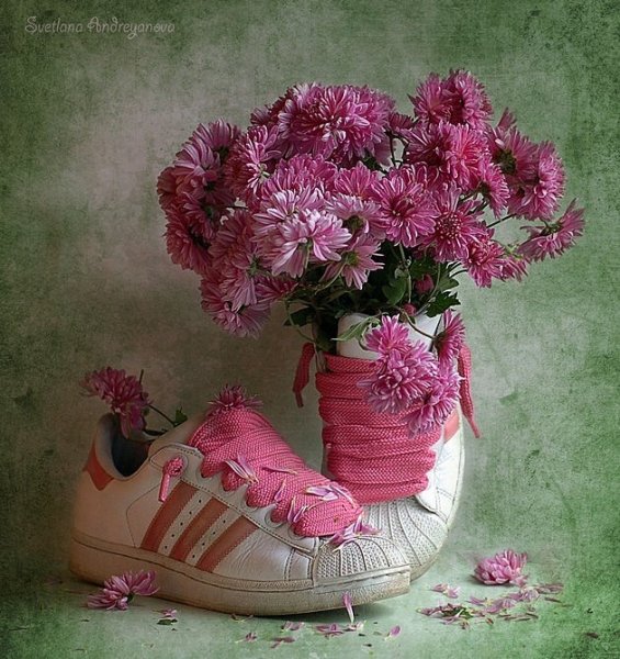 Цветочная композиция в сапоге