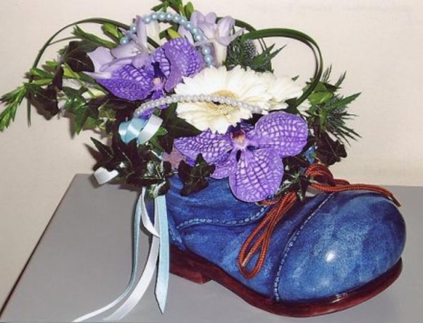 Необычные клумбы из бетона