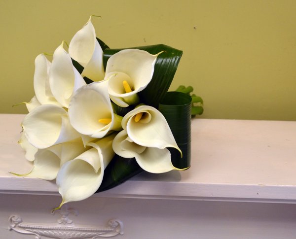 Калла эустома эвкалипт