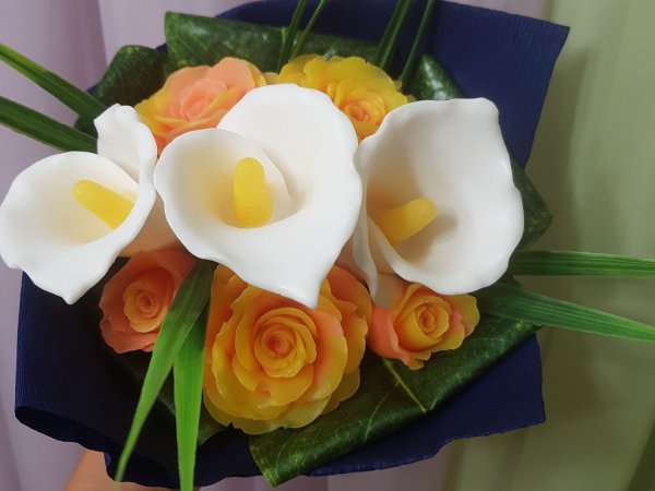 Три каллы букет