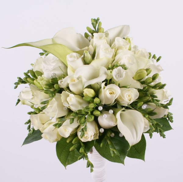 Букет с каллами и розами