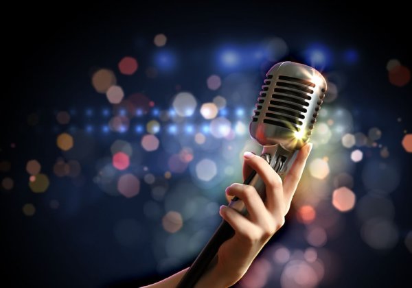 Микрофон и Ноты