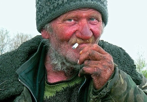 Бомж с цветами