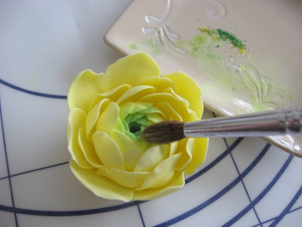 Украшения из мастики