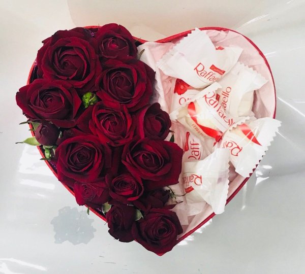 Букет с розами и Рафаэлло