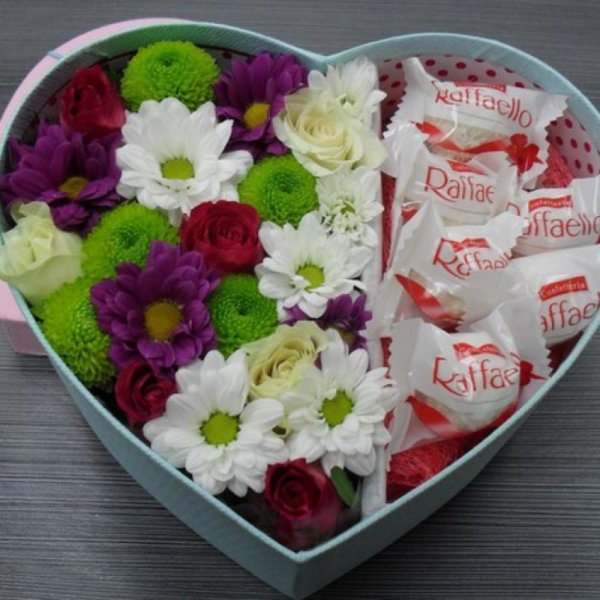 Букет в коробке с Рафаэлло