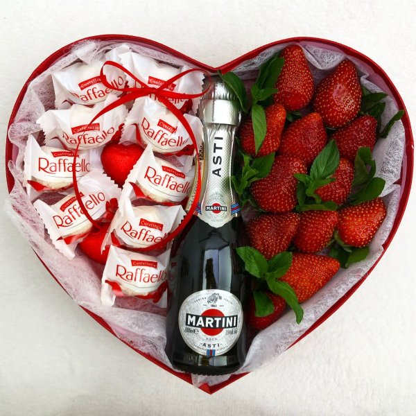 Букет из клубники с шампанским