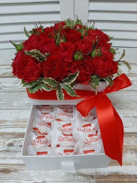 Коробка цветов с Рафаэлло