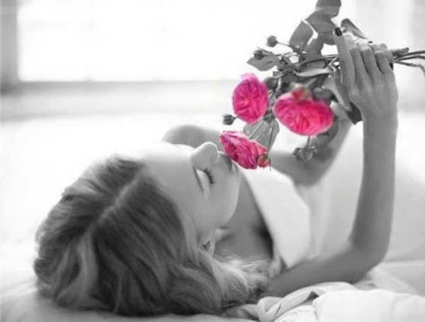 Девушка с тюльпанами