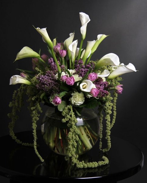 Композиция с каллами