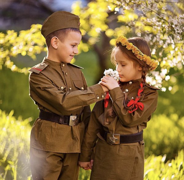 Солдат под деревом