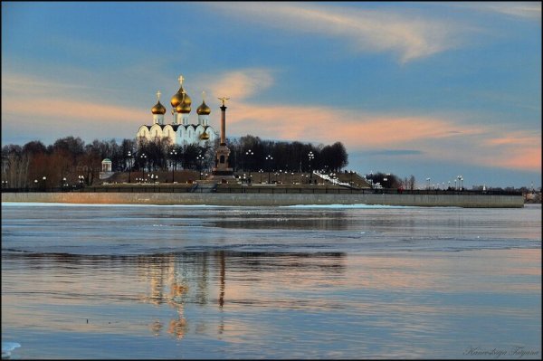 Город Ярославль весной