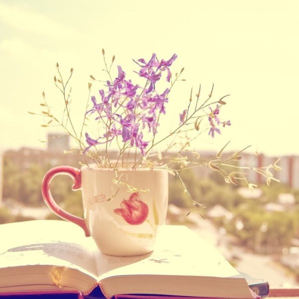 С весенним четвергом