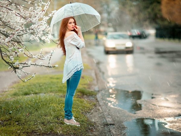 Девушка с зонтом