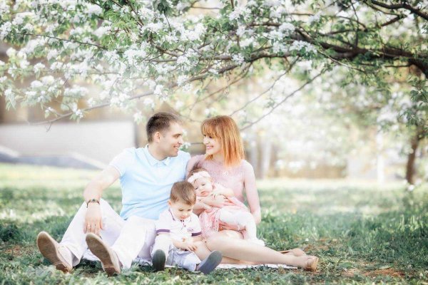 Весенние фотосессии на природе семейные