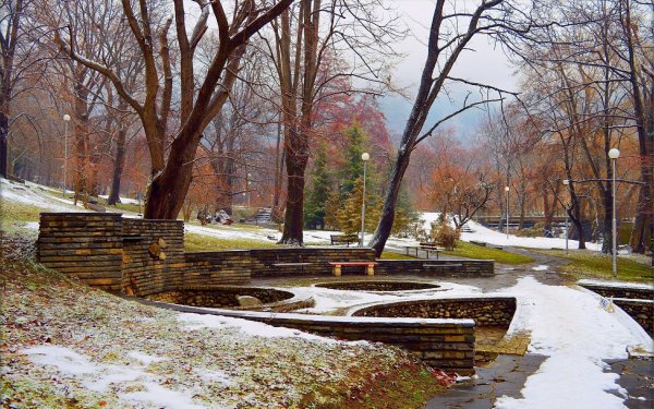 Парк ранней весной