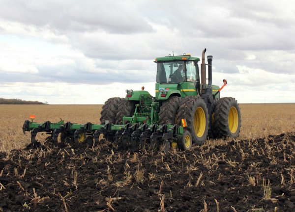 Зяблевая вспашка почвы