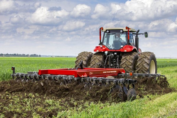 Вспашка зяби МТЗ