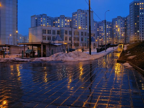 Весенний вечер в городе