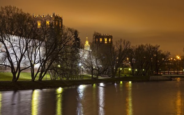 Поздний вечер в городе