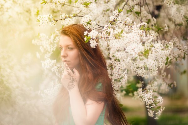 Весенняя женщина