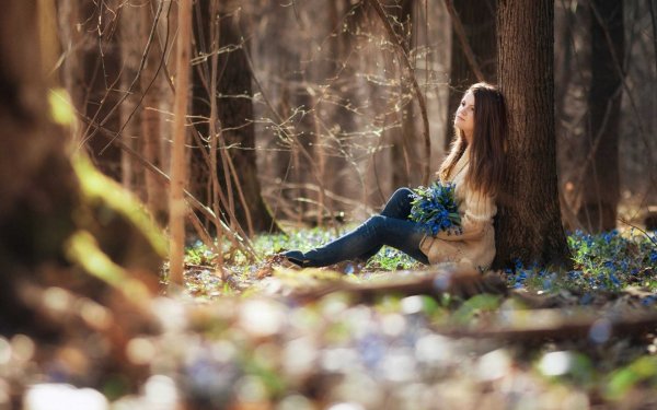 Девушка лес цветы