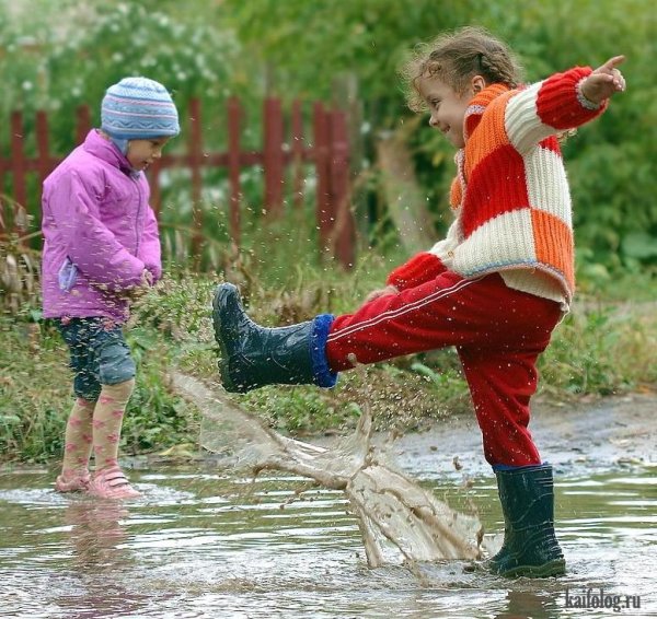 Девочка с подснежниками