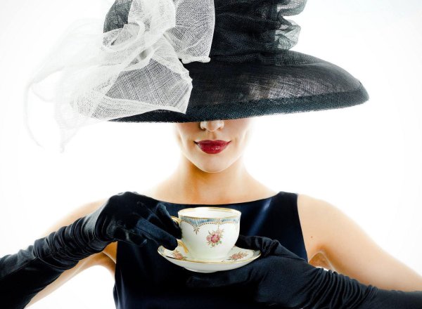 Дама в шляпке